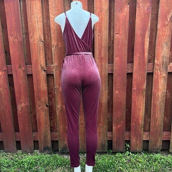 Guess Women’s Velvet Wrap Jumpsuit Burgundy Size S - Picture 8 of 14